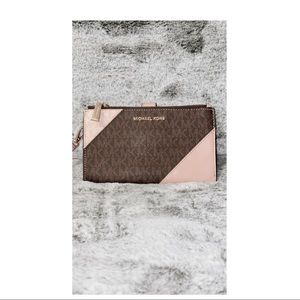 Michael Michael Kors Adele Logo Smartphone Wallet